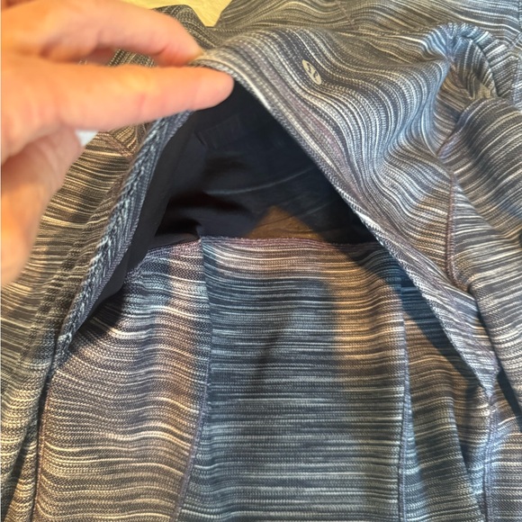 Lululemon Defined Hoodie - Picture 15 of 16